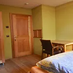 Yoga Hotel 2*